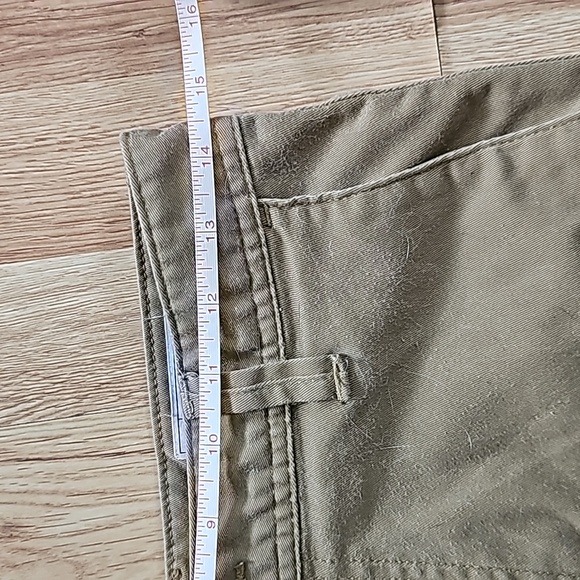 Volcom shorts - Picture 6 of 8